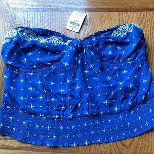 Super cute Hollister top!